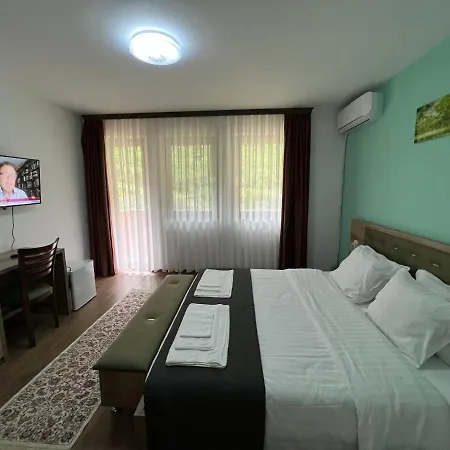Alexander Bed & Breakfast *