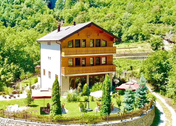 Alexander Bed & Breakfast *