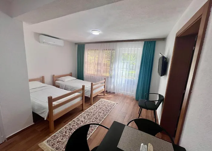 Alexander Bed & Breakfast *