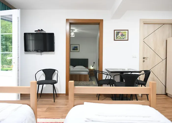 Alexander Bed & Breakfast *