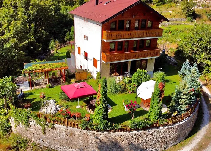 Alexander Bed & Breakfast *