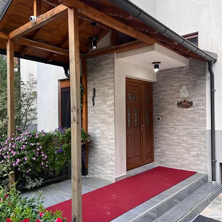 Alexander فالبني