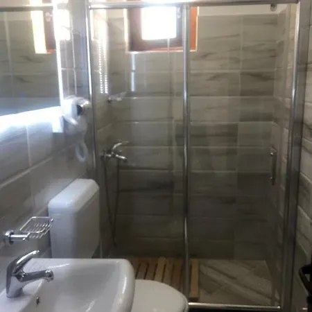 Alexander فندق مبيت وإفطار *